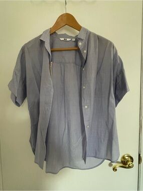 NWT Uniqlo Blue Short-Sleeve Button-Up Women’s Shirt, XS